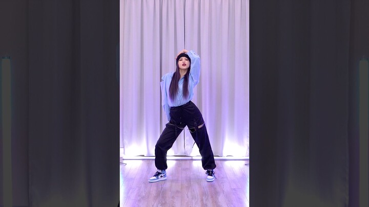 [Female Street Warrior] Ellen covers "Hey Mama" choreographed by Noze [Ellen and Brian]