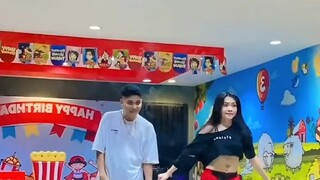 Lagu apa aja kita pakai ngedance😅🕺🏼💃🏻