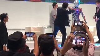 Director Taguchi trying to communicate with Ultraman Blazer using body language in Taiwan Culture an