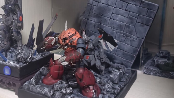 The first Justice Crab to block the needle and save the Freedom Gundam. (Attached with the productio