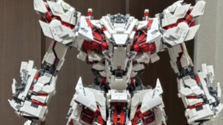 LEGO Unicorn Gunpla (bởi seirei526)