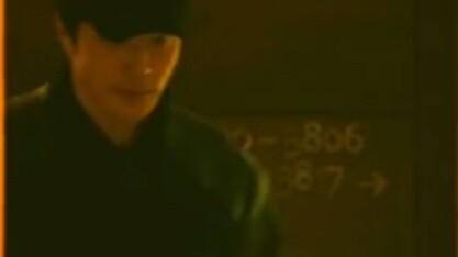 A professional killer has no choice but to work as a wage earner on a construction site to earn mone