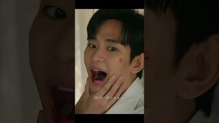 Oh my🤣🎭Girl don't undress him😋😂#shorts #kdrama #kimsoohyun #kimjiwon #queenoftears #netflix #viral