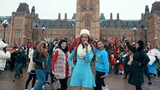 Canadian people celebrate the Spring Festival in the square