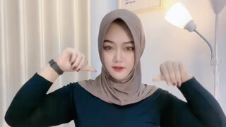 hujan gini enaknya ngapain yaa 🥲