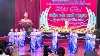 Xinh tươi VN -tiết mục đạt giải cúp vàng-Hội thì dân vũ TT H phù cừ Clb Vui khỏe mỗi ngày phù cừ hy