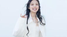 JENNIE menghadiri pertunjukan Jacquemus Paris