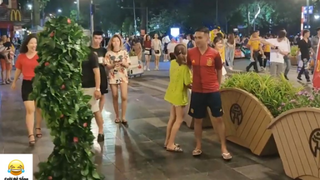 (P2) Giả BỤI CÂY ĐI dọa Người lạ #Prank