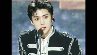 Video tentang Oh Se-hun, betapa tampannya dia!