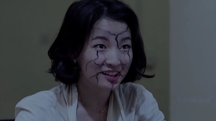 [Old Cannon Movie] After the girl drank a bowl of porridge, her face was covered with black cracks