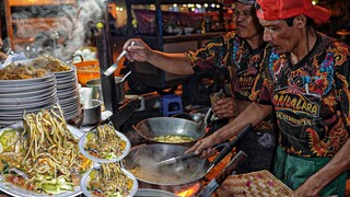 SEKELAS PRESIDEN SAJA PERNAH MAKAN DIWARUNG SINI?? PALING RAMAI TIADA TANDING, bakmi pojok alun alun