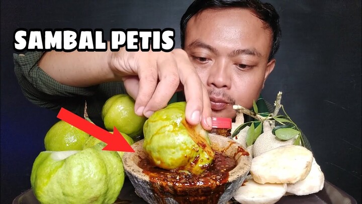 MAKAN RUJAK JAMBU KERISTAL SAMBAL PETIS