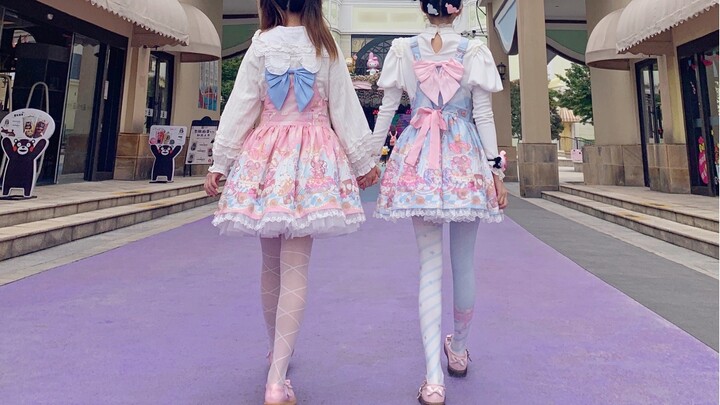 What is the experience of two girls dancing "Touch and Touch/なでなで" in an amusement park! ? Double th