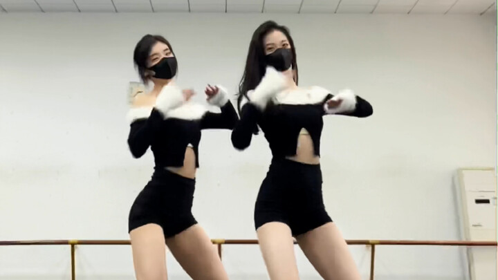 Female college students' butterfly step dance? Come in and take a look~