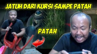 JATUH DARI KURSI SAMPE KURSINYA PATAH !?!
