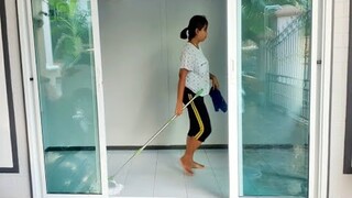 ล้างทำความสะอาดห้องน้องๆนะคะนู่นแม่บ้านพี่ตั๊กแตน