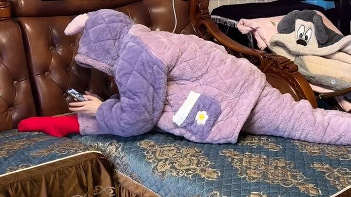 การฝึกฟื้นฟูร่างกายของนักเต้นที่บ้านช่วงปิดเทอมฤดูหนาวเป็นเพียงการยืดกล้ามเนื้อเท่านั้น