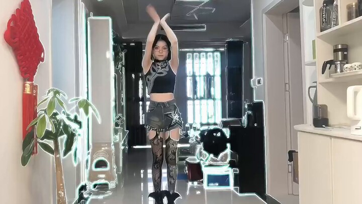 สาวดุผู้หนัก 84 ปอนด์ แบกกล่องเบียร์ขึ้นชั้น 2 โชว์เต้นโคฟเวอร์เพลง "bboom bboom"