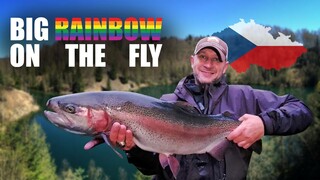 VELKÝ PSTRUH DUHOVÝ NA MOUCHU Z LOMU AVATOR /MONSTER RAINBOW TROUT ON THE FLY FROM AVATOR LAKE