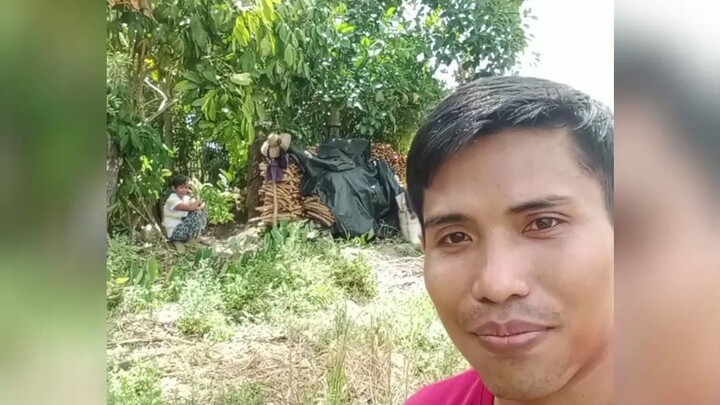 Enjoy eating KABUGAW or big lemon mga kalaway