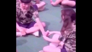 Sao cô ấy không yêu tôi =(((