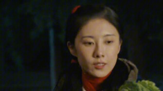 The most beautiful girl on the ice rink actually makes a living by carrying cabbages!