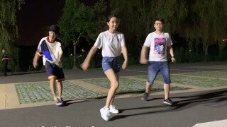 Nvliu 6 มิถุนายน รายการเต้นรำ "น้ำพุติ๊งต๊อง"