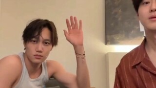 Tôi đang xem chương trình phát sóng trực tiếp một cách vui vẻ thì đột nhiên nghe thấy một giai điệu 