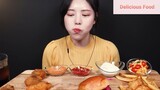 Món Hàn : Thưởng thức Burger tôm mù tạt giòn rụm, Burger gà cay 3 #mukbang