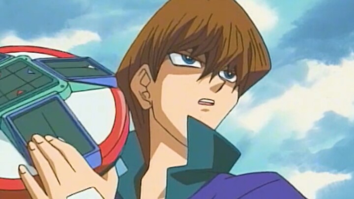 Yu-Gi-Oh!: เสี่ยวเปียวแพ้จริงเหรอ? สาเหตุที่แท้จริงคือไคบะขู่ว่าจะกระโดดลงมาจากอาคารเพื่อให้เขาต้องย