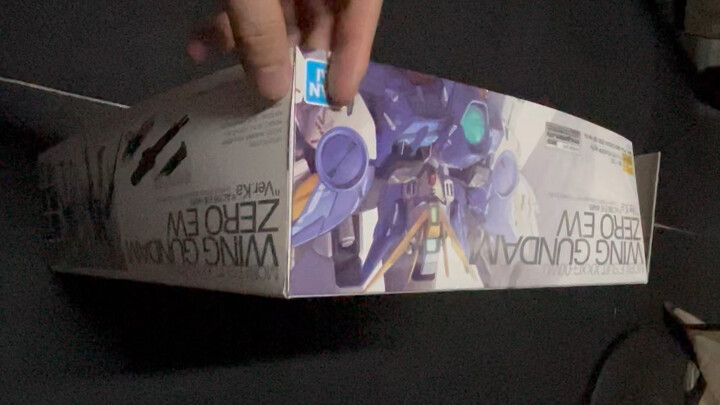 Tip penyimpanan kotak Gundam