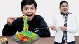AAYU KI RAINBOW NOODLES | Chowmein vs Colored Noodles | Aayu and Pihu Show