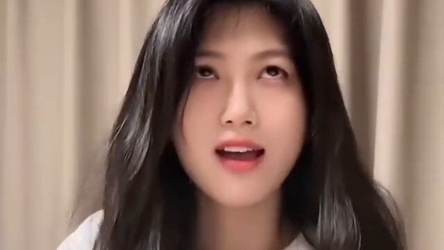 [Ini Xiao Bing Xin] Versi tarian terbaru Xiaobingxian yang sangat menyenangkan, kemeja putih dan cel