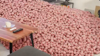 What do 100,000 candies look like?