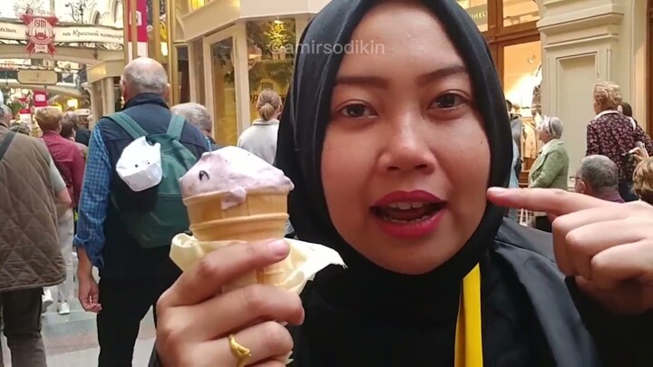 RUSSIA TOUR | Red Square GUM Department Store: History, Architecture, Socialism, and Ice Cream