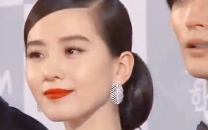 At the Busan Film Festival that year, Liu Shishi's temperament slayed me