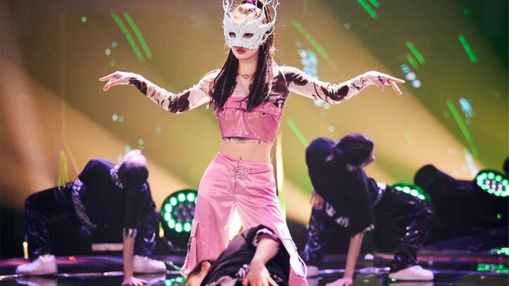 Xu Mengjie's masked dance performance is crazy and her aura is two meters