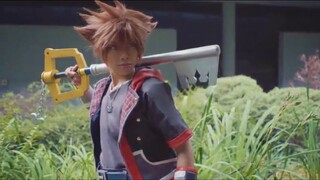 Kingdom Hearts Cosplay (Sora)