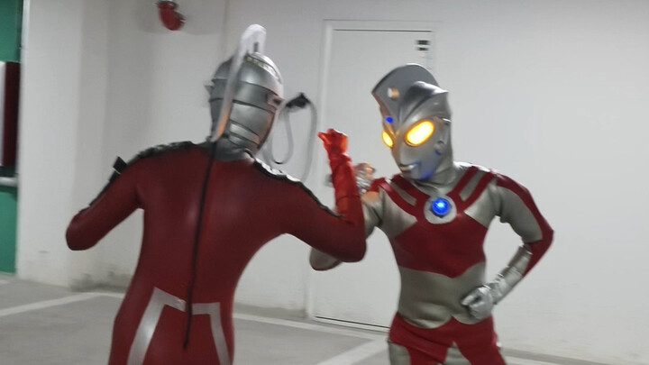 Ultraman Ace and Ultraman Seven's daily training