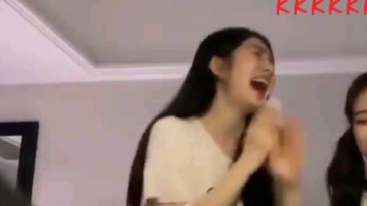 [Irene] Her laughter lasts 2mins