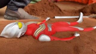 Membuat ultraman dari besi. Keren