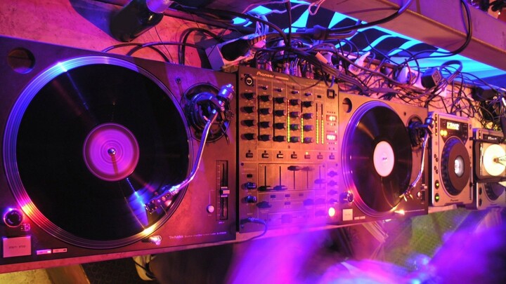 🔥工业铁克诺2025未来音浪 | 硬核暗黑仓库混音 (Metodi Hristov × Spartaque × Drumcode厂牌)