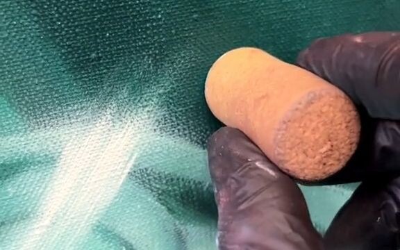Kolosova_art｜Oil painting creation｜Guess what this is painted with a wine bottle cork?