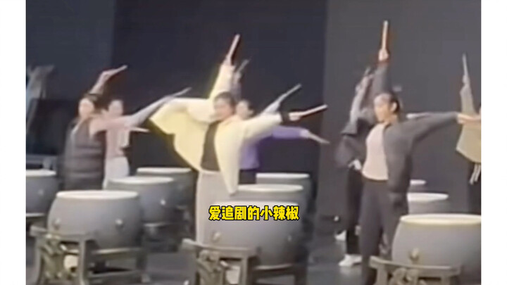 陈丽君憨憨和李云霄公主幕后演习