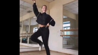 冰上精灵千金也是一个灵魂舞者