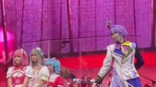 【Cosplay Kamiyo】Sang pemain menampilkan sihir di atas panggung! ! Tapi itu sebuah rollover. . . . 【P