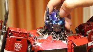 Cerita sampingan berskala besar Optimus Prime [ThreeZero] memuaskan meskipun kekurangannya tidak dit