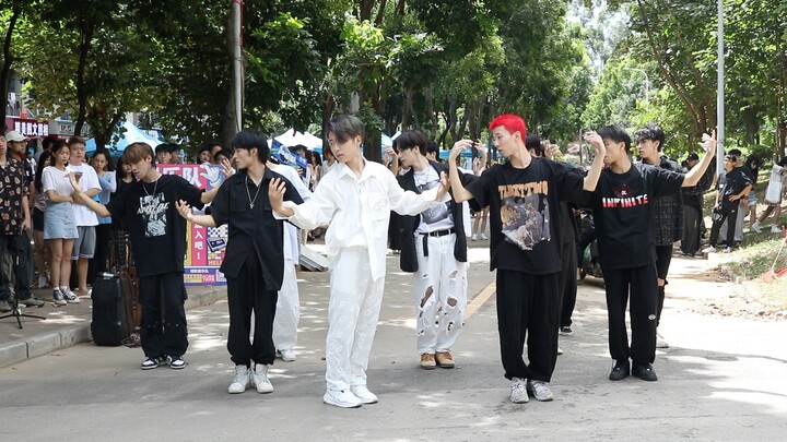 东莞城院KPOP韩流舞队招新啦！快闪路演男团翻跳BTS-黑天鹅，butter！