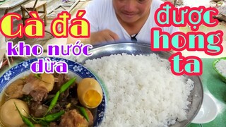 Gà đá kho nước dừa và trứng,ngon hết xảy l Tâm Chè Vĩnh Long