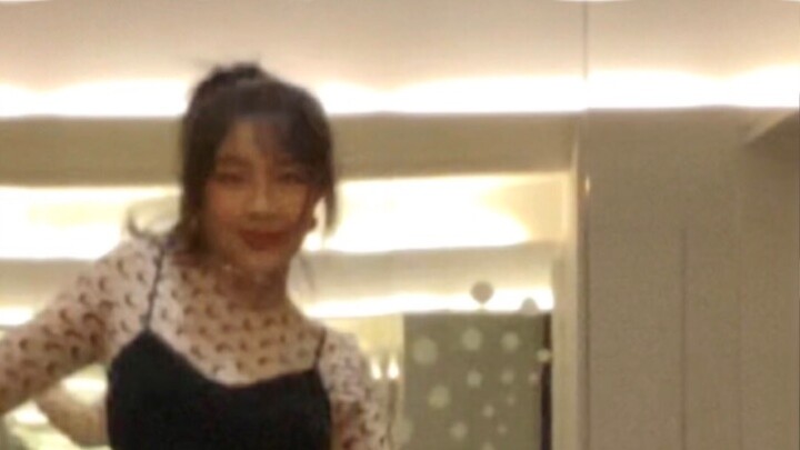 【AKU TIDAK KEREN】Berganti pakaian dan menari mengikuti lagu baru Kim HyunA